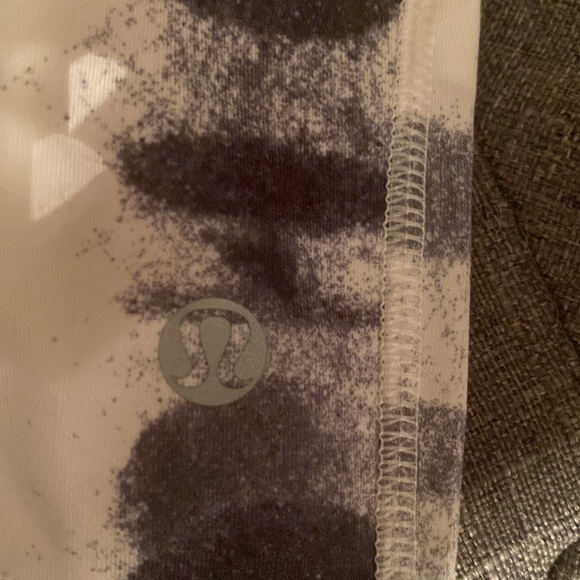 Lululemon tight shorts - Picture 4 of 4